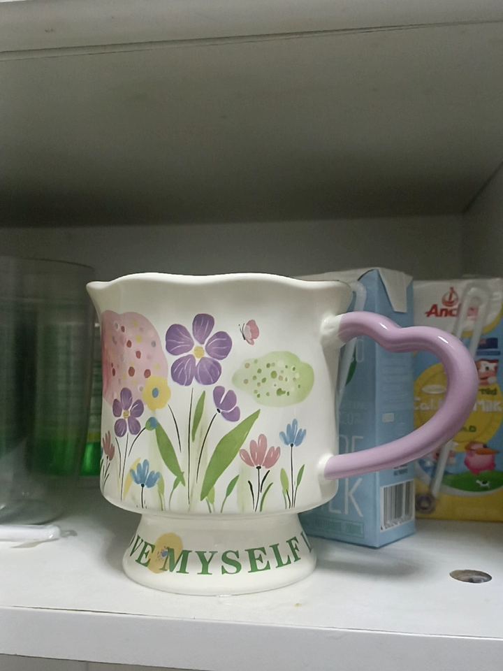 手机实拍的马克杯（用户输入图）